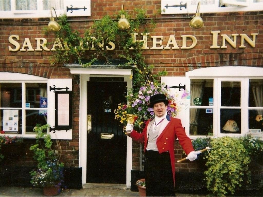 The Saracens Head Inn Амершем Екстер'єр фото