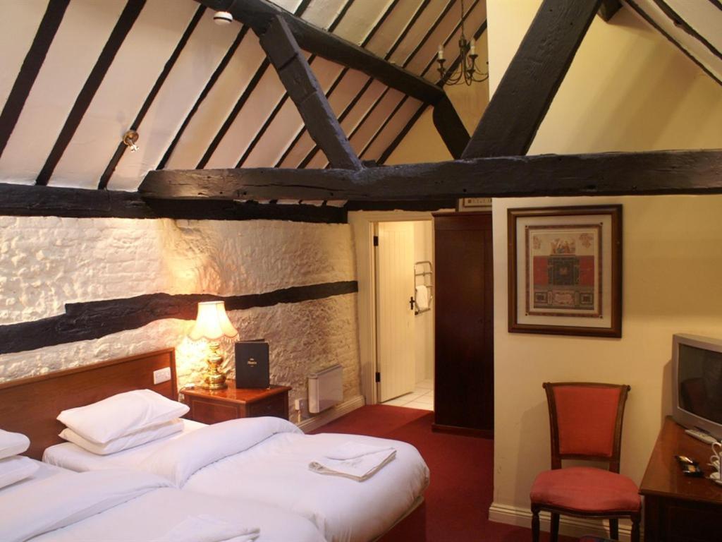 The Saracens Head Inn Амершем Екстер'єр фото